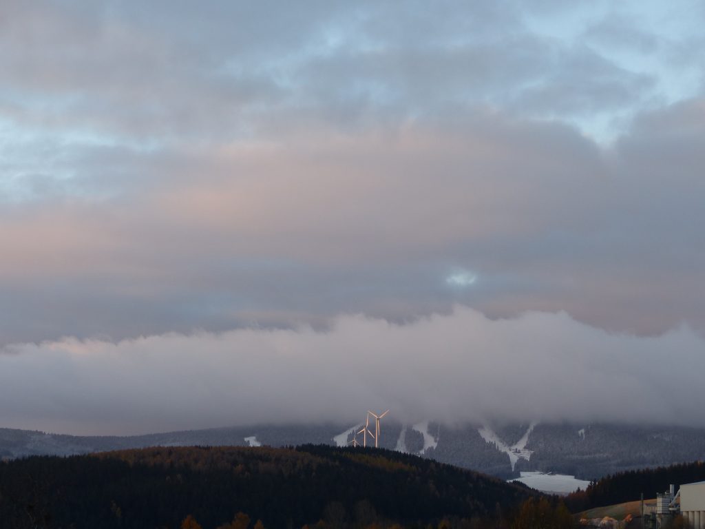 Keilberg in Wolken